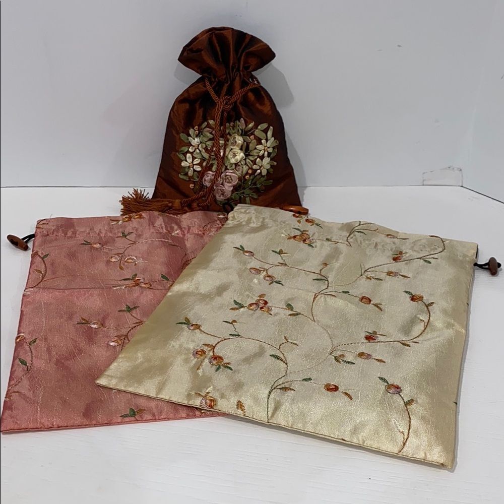 Wrapables Beautiful Embroidered Silk Travel Bag for Lingerie & Shoes